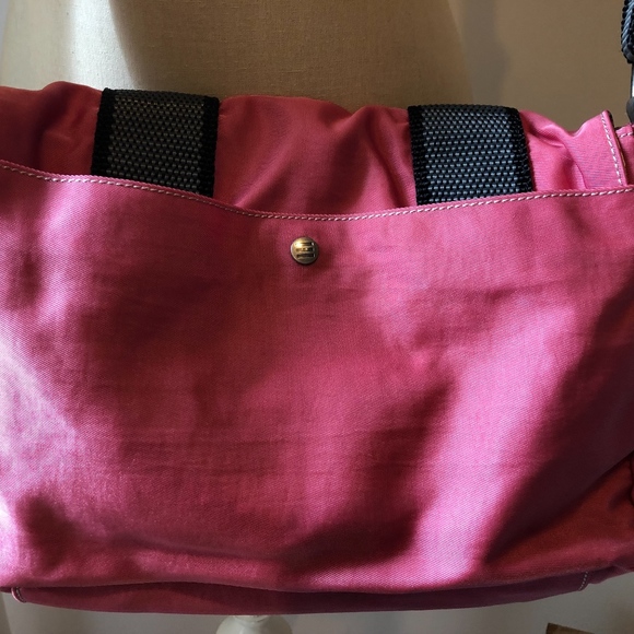 ESPRIT SOHO II PINK NYLON MESSENGER NWT -RARE - Picture 4 of 6